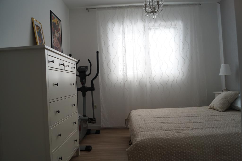 Apartments Mario With Private Parking Макарска Екстериор снимка